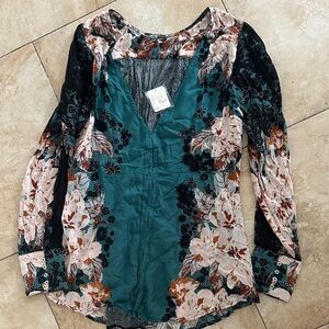 Free People NWT Floral V-Neck Long Sleeve Tunic Top
